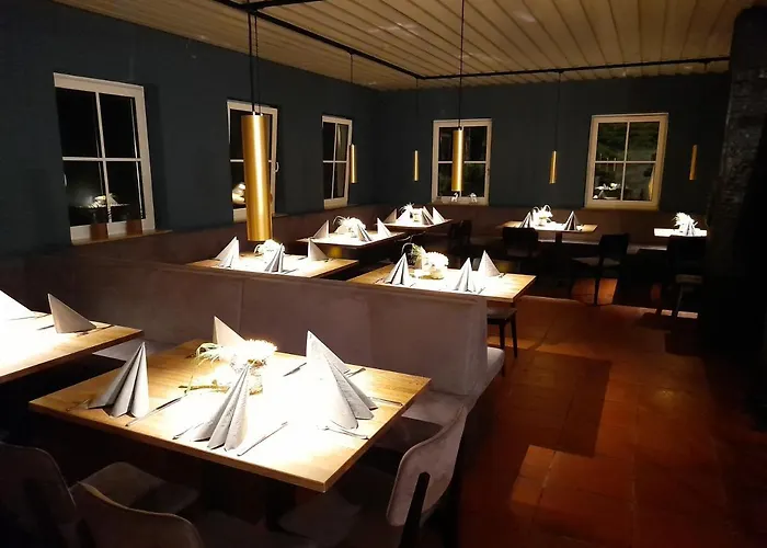 Goldener Hirsch 酒店 *